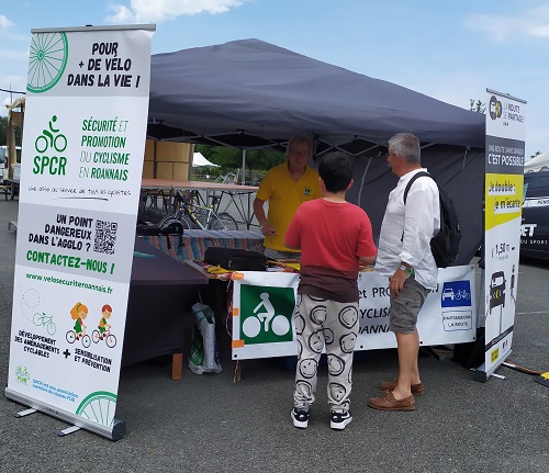 30 juillet, ça cause au stand 